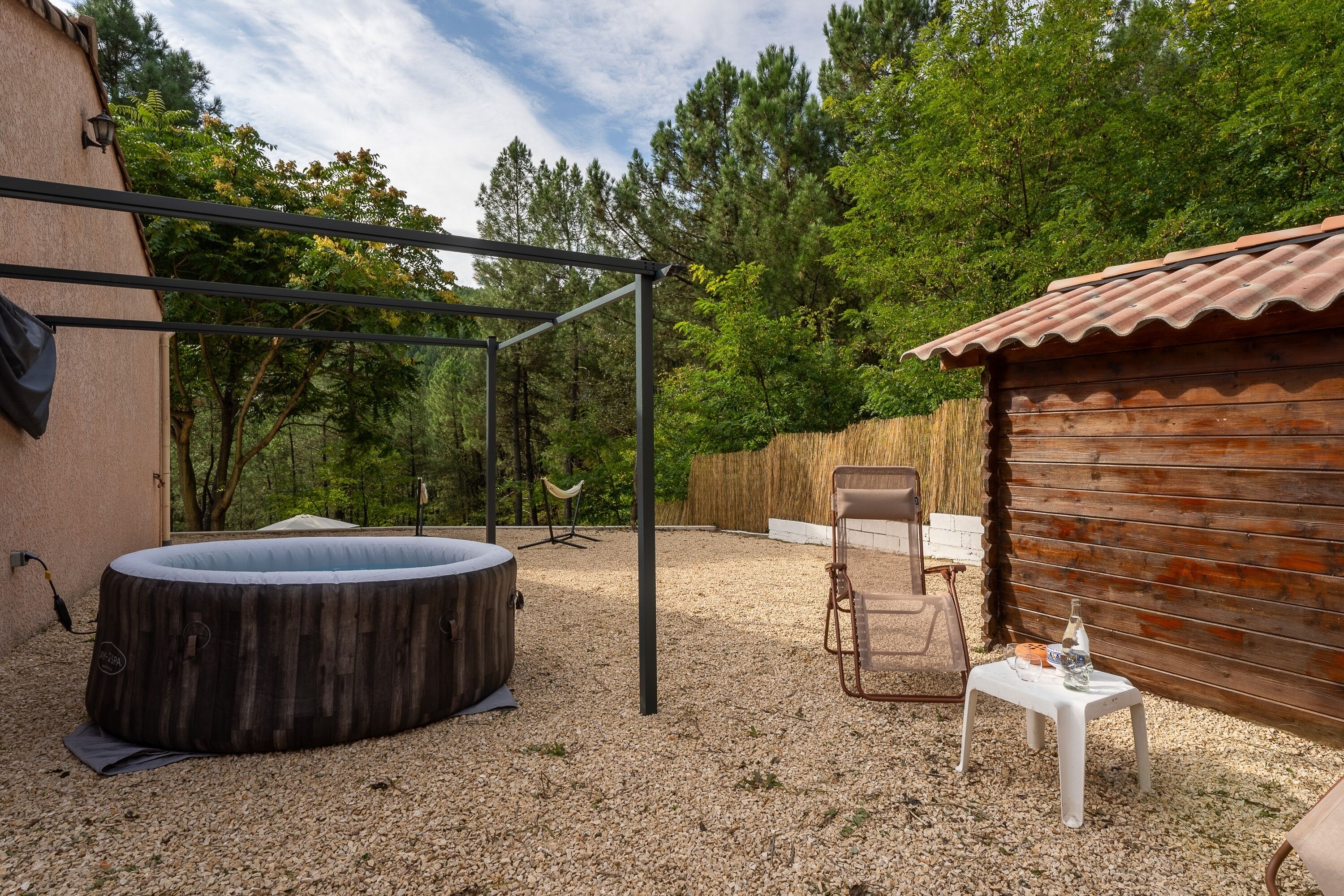 Bain à remous extérieur