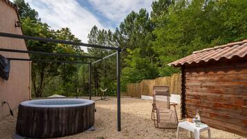 Bain à remous extérieur