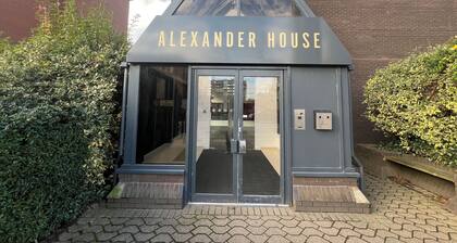 Snug 1BR Apt 4KTV Free Parking