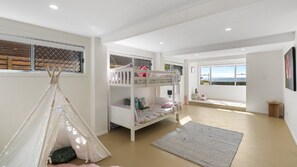 4 bedrooms, iron/ironing board, free WiFi, bed sheets - Time to Drift, Time to Reset (BEACHMERE)
