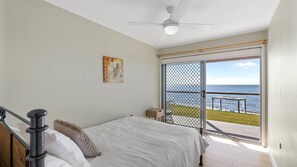 4 bedrooms, iron/ironing board, free WiFi, bed sheets - Time to Drift, Time to Reset (BEACHMERE)