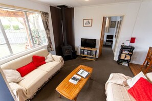 Smart TV, fireplace - Karen's - FREE WiFi, Twizel (Twizel)