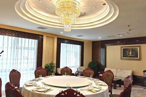 Unclassified image, 3 of 47, button - Tianrui Zhongzhou International Hotel (Ruzhou)