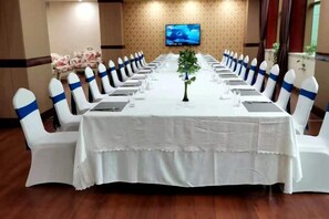 Unclassified image, 5 of 47, button - Tianrui Zhongzhou International Hotel (Ruzhou)