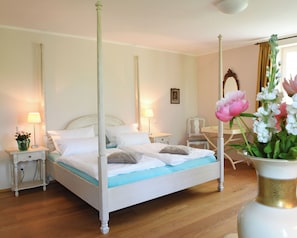 Klassieke tweepersoonskamer | Individueel gedecoreerd, individueel gemeubileerd