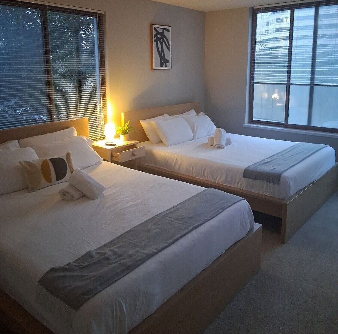 Ropa de cama de alta calidad y escritorio 