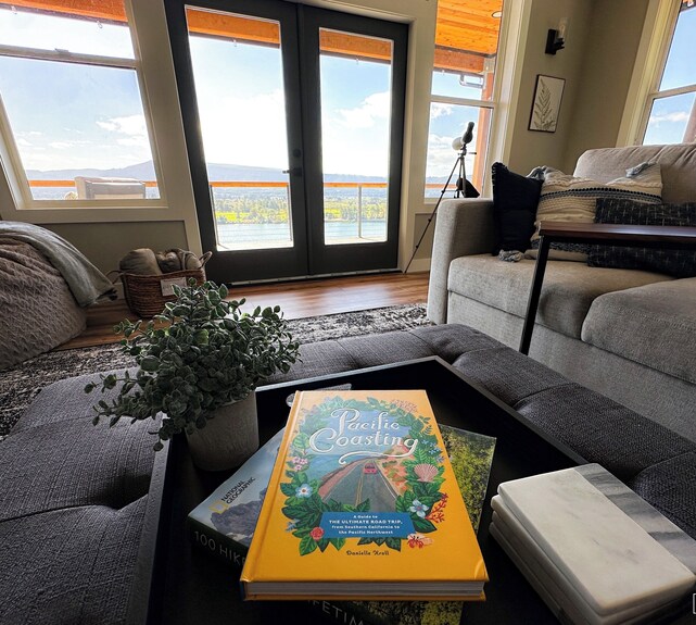 Eagles View Waterfront Luxury Retreat W/outdoor Tub. On Columbia River Cathlamet - Flathead Lake, Cathlamet