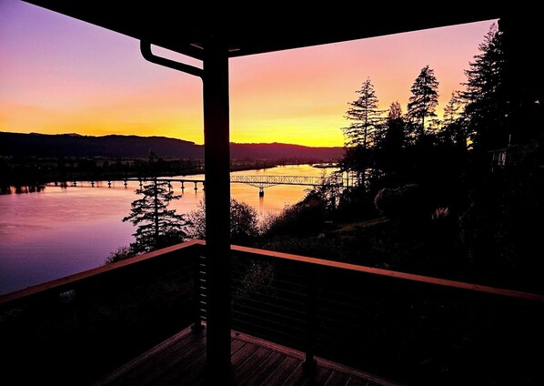 المنطقة المحيطة بالمنشأة