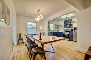 Fridge, oven, dishwasher, coffee/tea maker - Gather! PingPong~6BR~PorchTV~Walk Dtwn~Pets~15+ (Raleigh)