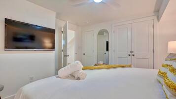 6 bedrooms, in-room safe, iron/ironing board, WiFi