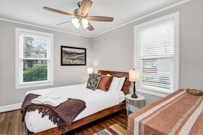 3 chambres, fer et planche à repasser, lit parapluie, Wi-Fi gratuit