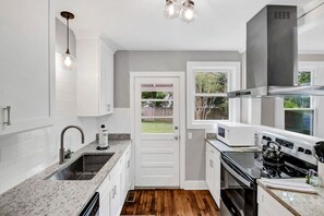 Fridge, microwave, oven, stovetop - The Woodland Cottage | 3BR 1BA (Columbia)