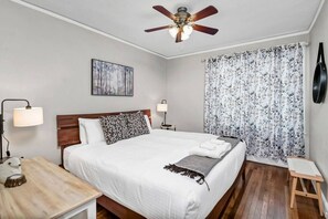 3 bedrooms, iron/ironing board, travel cot, free WiFi - The Woodland Cottage | 3BR 1BA (Columbia)
