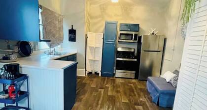 Aparthotel: Lopsy Blue -by Arena/Marshall/Hospital