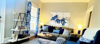 Aparthotel: Lopsy Blue -by Arena/Marshall/Hospital