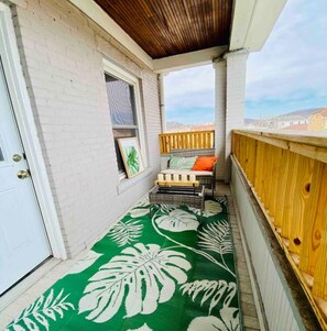 Property grounds - Espresso Maker & Modern Decor by Arena, University, Hospitals (Huntington)