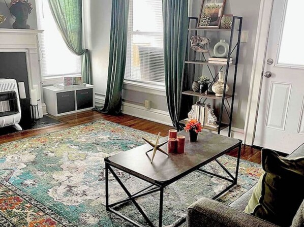 Smart TV, fireplace - Espresso Maker & Modern Decor by Arena, University, Hospitals (Huntington)