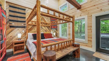 3 bedrooms, iron/ironing board, travel cot, free WiFi