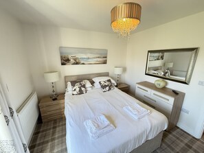 2 slaapkamers, een strijkplank/strijkijzer, gratis wifi, beddengoed