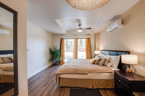 Urban Oasis in Santa Ana Centro: 2BR & Terrace near Everything