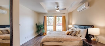 Urban Oasis in Santa Ana Centro: 2BR & Terrace near Everything