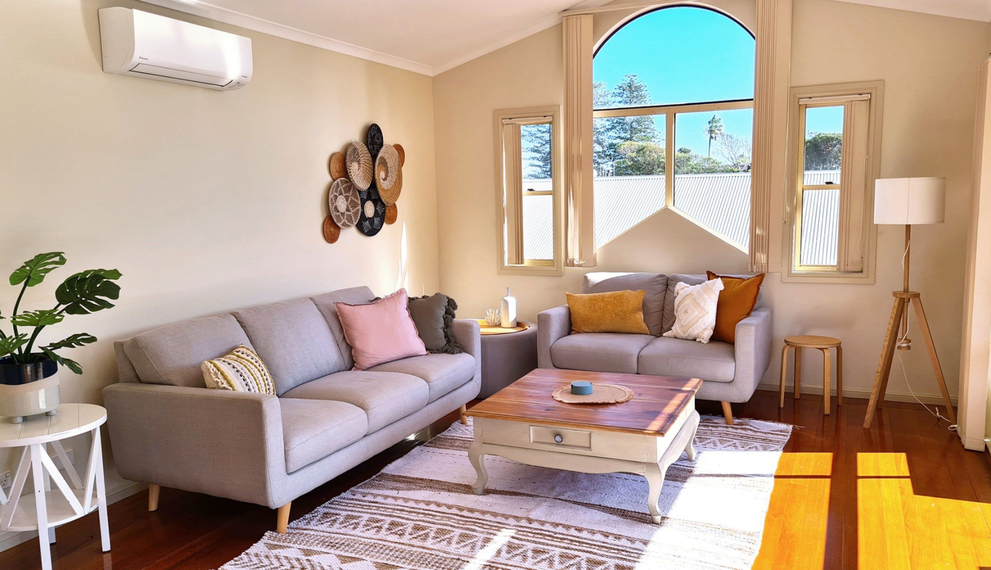 Sea Whispers - Ocean Outlook, Walk To 3x Beaches - Port Macquarie