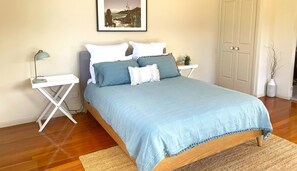 3 bedrooms, iron/ironing board, Internet, bed sheets