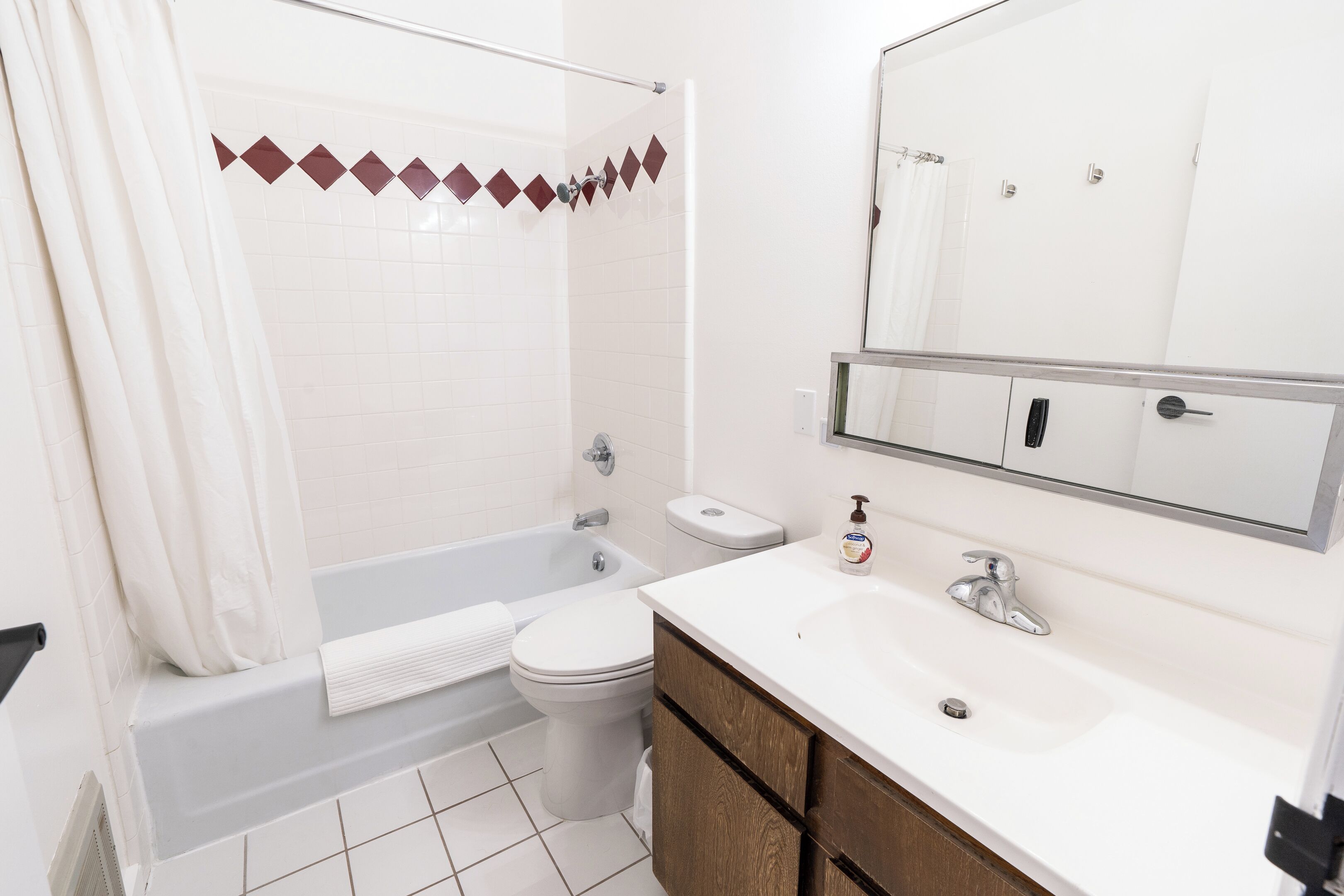 upstairs bathroom 