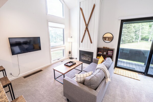 Smart-TV, Tischtennisplatte