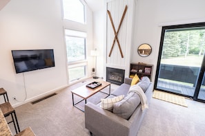 Smart TV, mesa de pingue-pongue