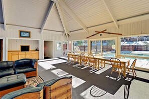 Interior - Tranquil 2-bedroom condo in Park City-Clubhouse pool/hot tub, free bus to resort (Park City)