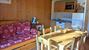 Interior - Chalet MÖKI , accès piscine sauna *** (Les Deserts)