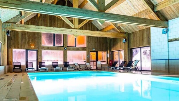 Pool - Chalet MÖKI , accès piscine sauna *** (Les Deserts)
