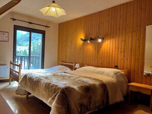 5 bedrooms, iron/ironing board - SAINT LARY VILLAGE - LAS PALOMAS - HOUSE 10/12 PERS - CLOSE TO AMENITIES (Saint-Lary-Soulan)