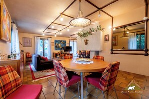 Dining - SAINT LARY VILLAGE - LAS PALOMAS - HOUSE 10/12 PERS - CLOSE TO AMENITIES (Saint-Lary-Soulan)