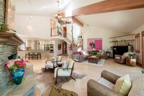 Télévision, cheminée