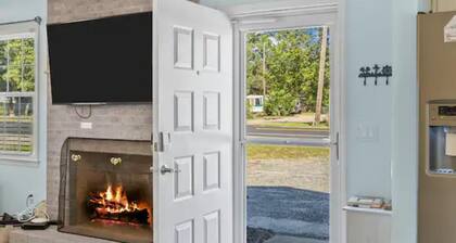 Cozy 2Br Beach House + King Bed + Firepit -> Walk to the Beach!