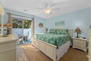 2 Schlafzimmer, Schreibtisch, Bügeleisen/Bügelbrett, Reisekinderbett