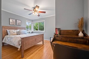 3 habitaciones, tabla de planchar con plancha y cuna de viaje