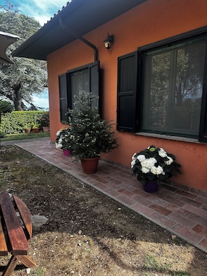 Terrace/patio - Charming  and Spacious 1-bedroom apartment in tranquil Otricoli with WiFi, AC (Otricoli)