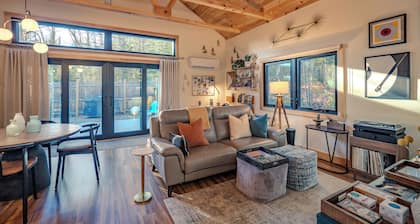 Private Forest Retreat • Spa Bath • Near the Coast • Central Midcoast Hub