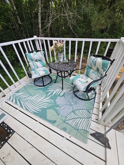 "Campin' on Campground: Your Ultimate Outdoor Getaway Awaits, Book Today!" 