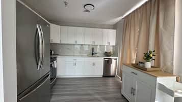 Micro-ondas, fogão, cooktop, lava-louças