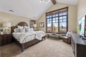 3 slaapkamers, een kluis op de kamer, een strijkplank/strijkijzer