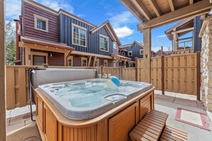 Terrace/patio - Private Hot Tub Ski-In-Out Park City Condo. Free shuttle to PCMR/Deer Valley (Park City)