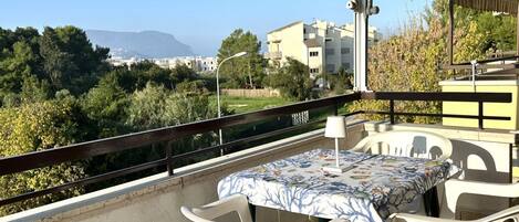 屋外ダイニングエリア