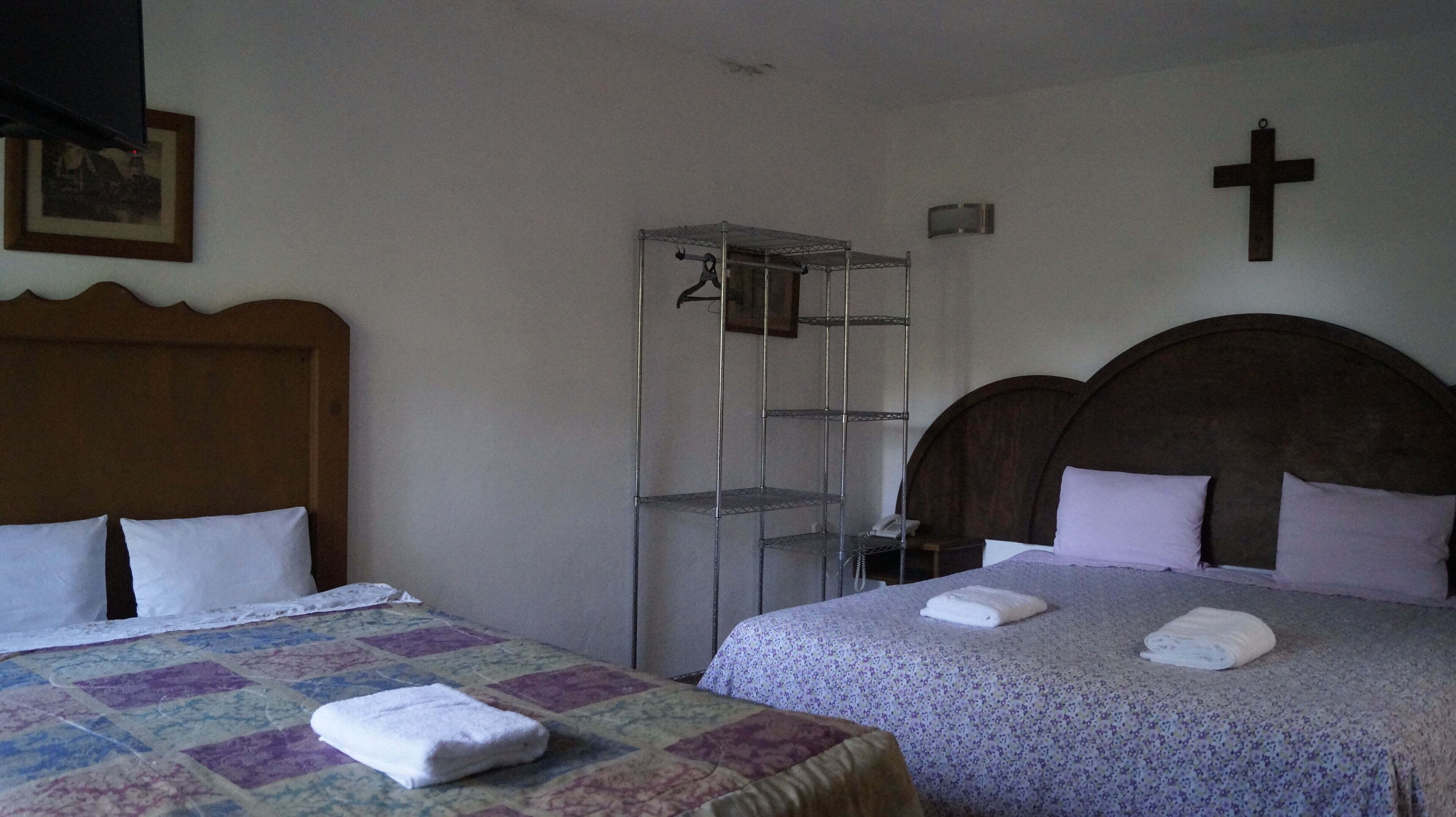 Classic Quadruple Room | Iron/ironing board, free WiFi, bed sheets