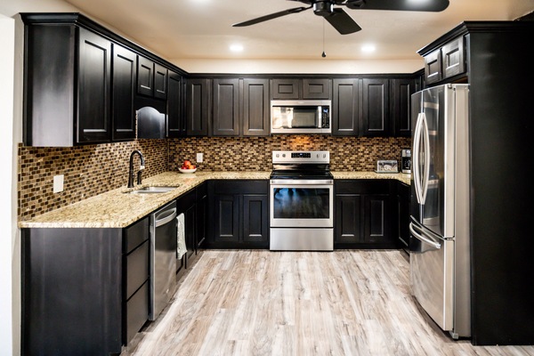 Mikroaaltouuni, uuni, liesi, astianpesukone