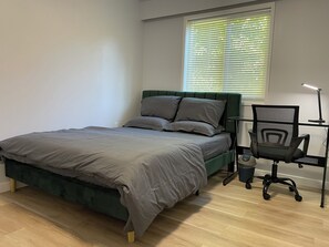 2 bedrooms, desk, WiFi, bed sheets