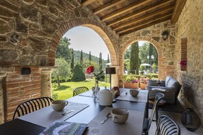 Outdoor dining - Villa Rigomagno By MMega (Rigomagno)